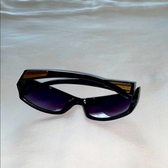 Sunglasses - Picture 3 of 4